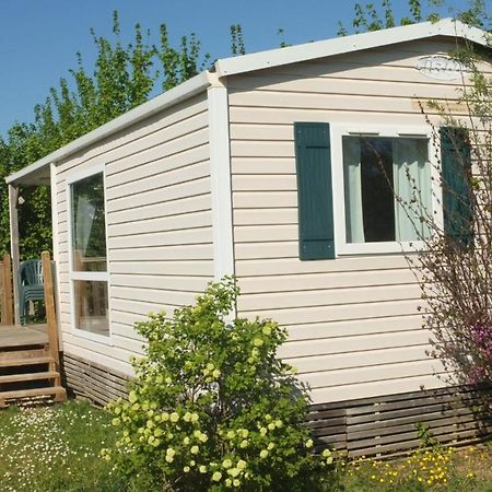 Camping Du Plan D'Eau **** Hotell Saint-Yrieix-sur-Charente Eksteriør bilde