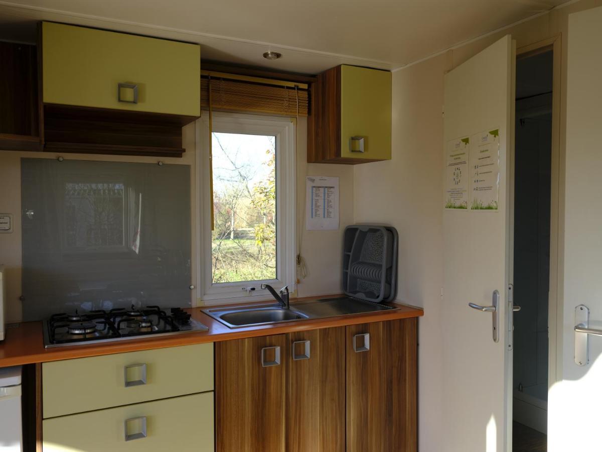 Camping Du Plan D'Eau **** Hotell Saint-Yrieix-sur-Charente Eksteriør bilde