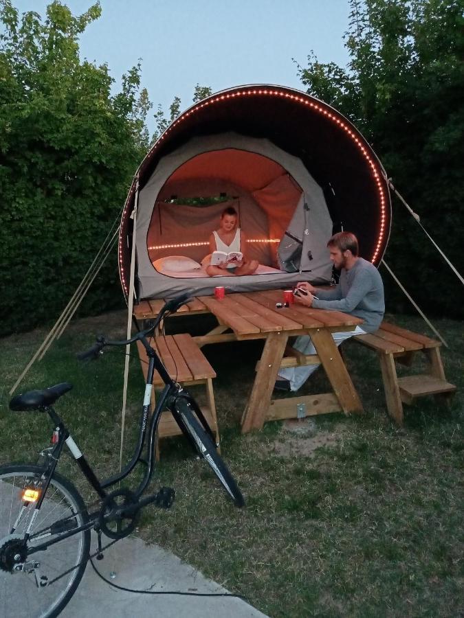 Camping Du Plan D'Eau **** Hotell Saint-Yrieix-sur-Charente Eksteriør bilde
