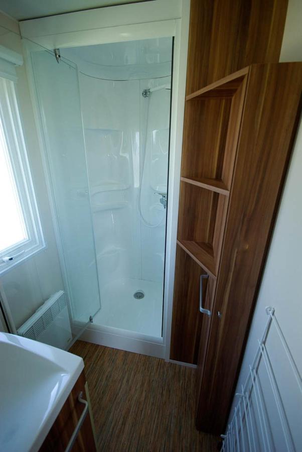 Camping Du Plan D'Eau **** Hotell Saint-Yrieix-sur-Charente Eksteriør bilde